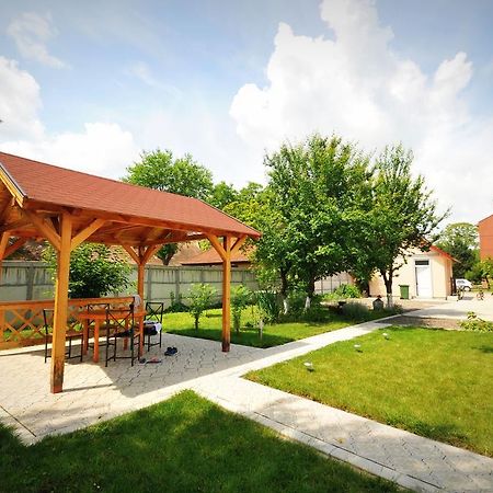 Apartments Svetlica Backi Petrovac Extérieur photo